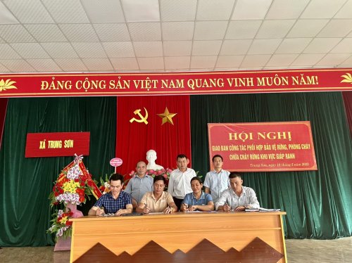 Ký kết cấp thôn bản.jpg